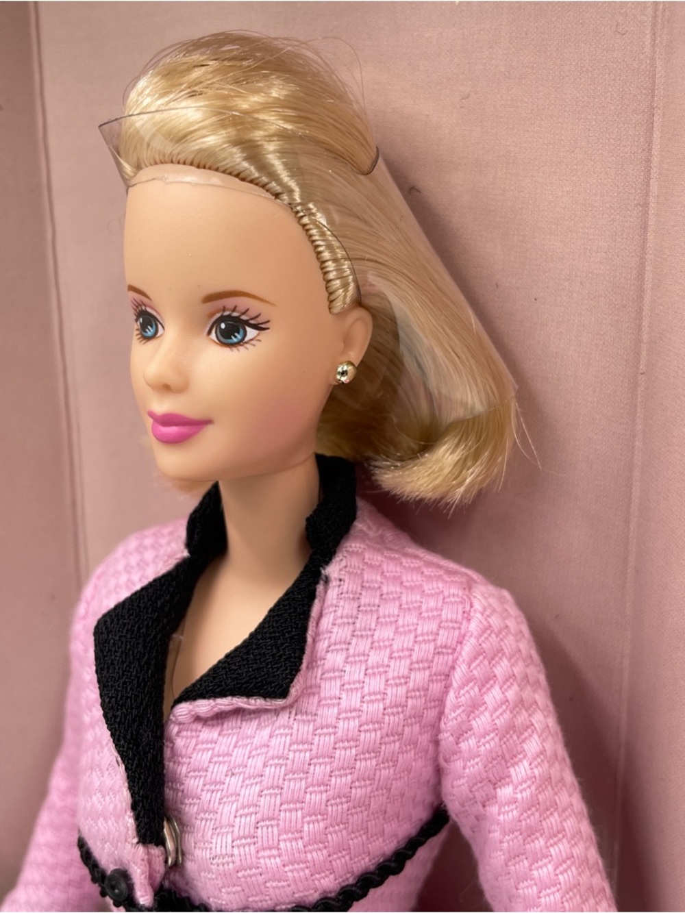 Vintage Avon Representative Barbie Doll Blonde Special Edition 1998 NRFB - Picture 7 of 13